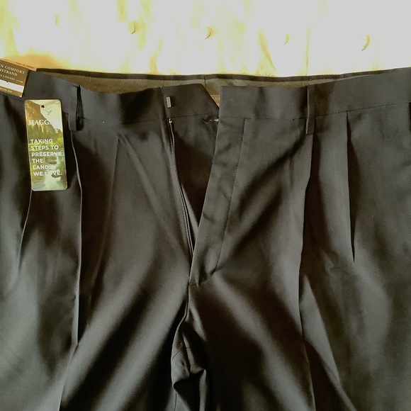 HAGGAR CLASSIC FIT SLACKS - Picture 7 of 7